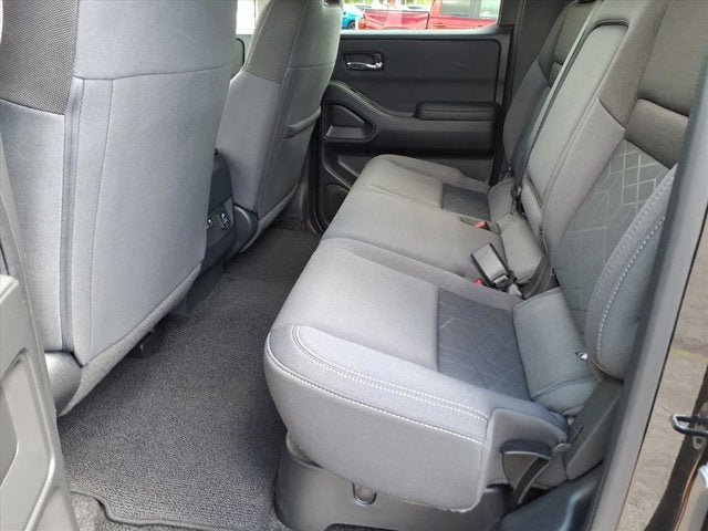 2025 Nissan Frontier — detail view