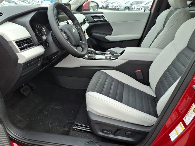 2026 Mitsubishi Outlander — detail view