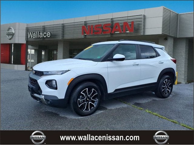 2022 Chevrolet Trailblazer ACTIV in Summit White Gaz — front three-quarter view